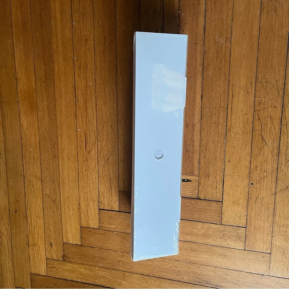 NWT Moen Sage Towel Bar 18” Brushed Nickel #DN6818BN Spot Resist Boxed